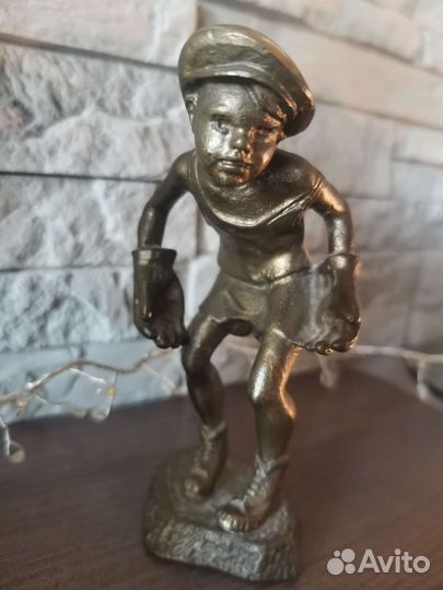 Бронзовая статуэтка СССР