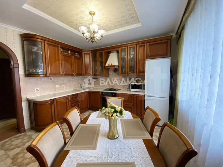 3-к. квартира, 95 м², 7/10 эт.