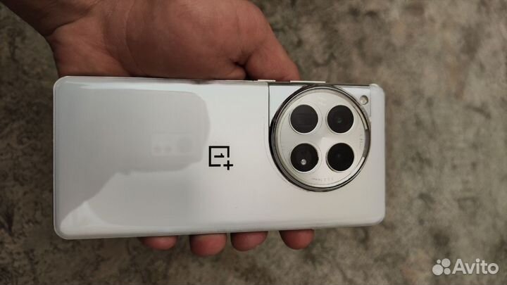 OnePlus 12, 16/512 ГБ