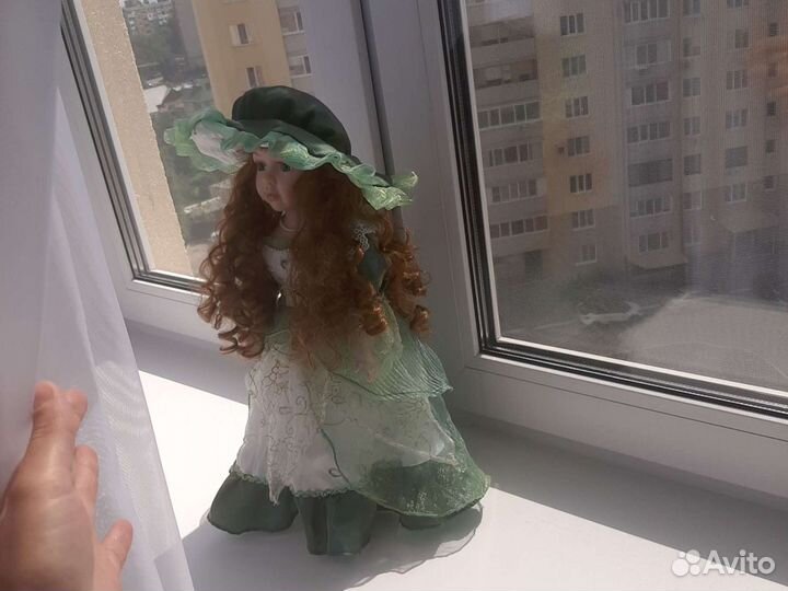 Кукла фарфоровая коллекционная