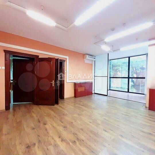 Здание 1230кв.м. в амалиенау