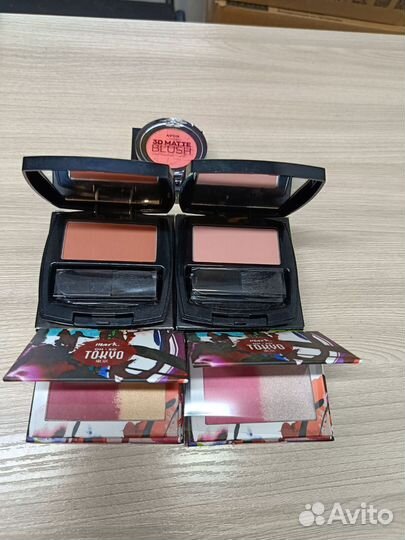 Тени для век, румяна, палетка