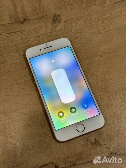 iPhone 8, 64 ГБ