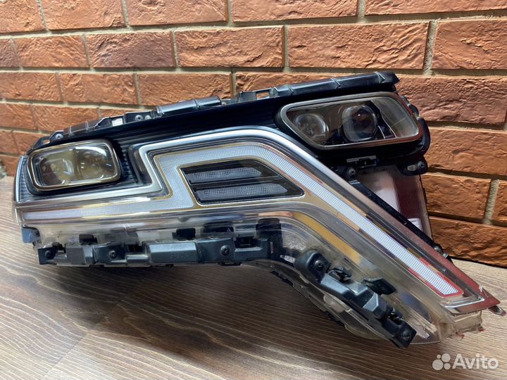 Фара правая Kia Carnival 2020+ LED Линза