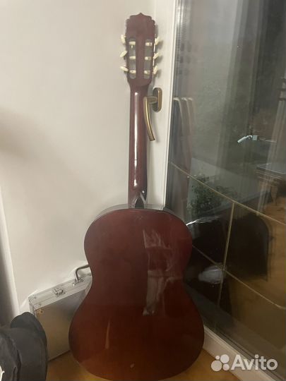 Гитара с чехлом