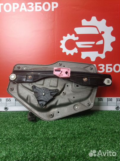 Стеклоподъемник задней правой двери Skoda Superb 2