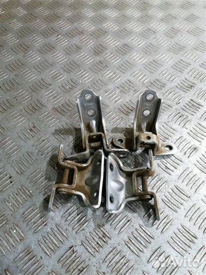 Петля двери Hyundai Elantra HD G4GC 2007