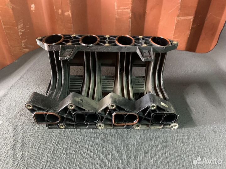Впускной коллектор нижняя часть Sprinter Vito