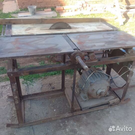 Станок деревообрабатывающий