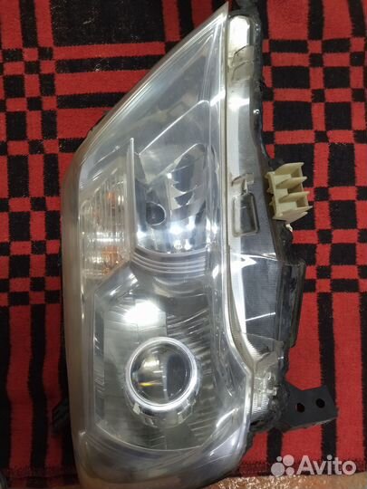 Фары головного света для Nissan Serena C26