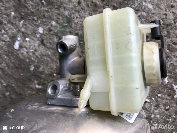 Главный тормозной цилиндр на BMW 5 series E60 525i