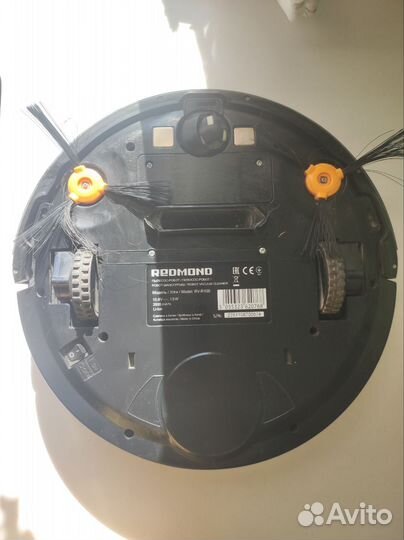Робот пылесос Redmond rv-r100