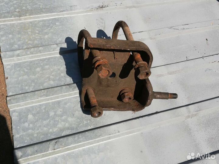 Крепление рессоры Опель Фронтера А