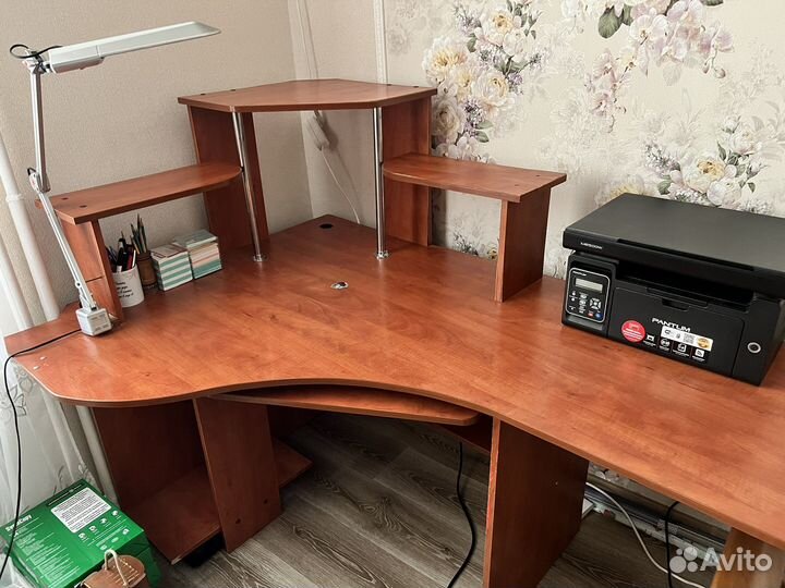 Компьютерный стол