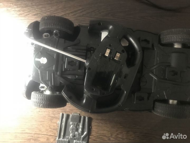 Машинка на пульте управления