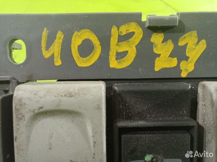 Блок управления люком для Pontiac Vibe