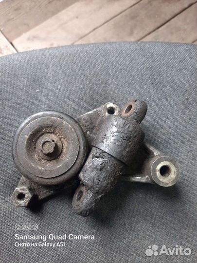 Натяжной ролик тойота 1az-fse 2 литра