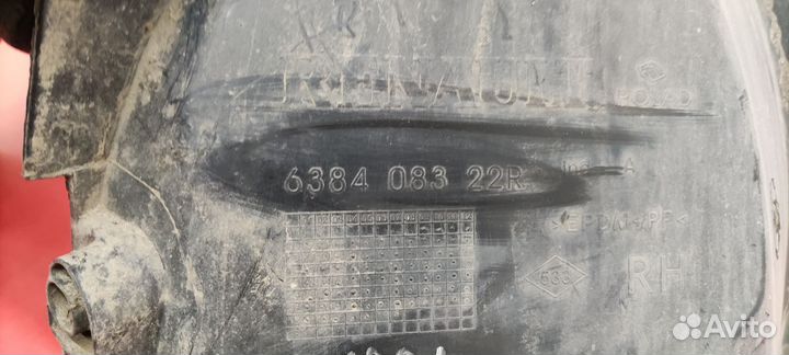Подкрылок передний правый Renault Duster