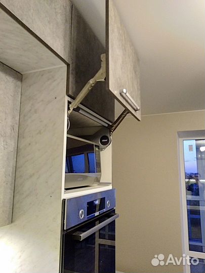 Кухня в студию на заказ