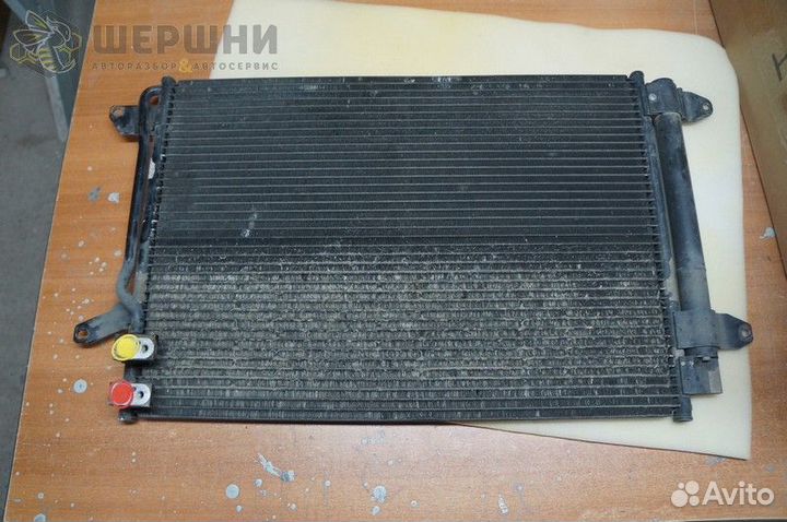 Радиатор кондиционера б/у Volkswagen Jetta 2011
