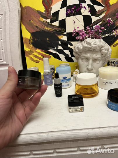 Пустые баночки от кремов пакетом