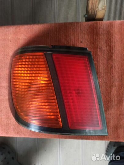 Nissan bassara комплект задних поворотников