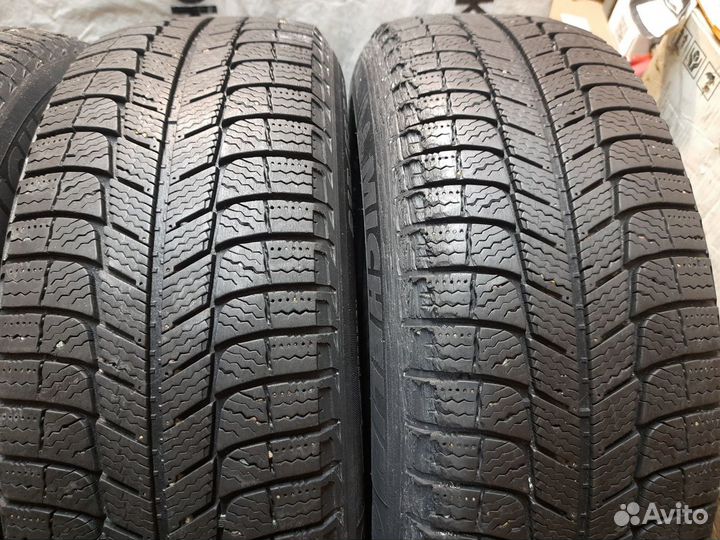 Michelin X-Ice XI3 215/65 R16