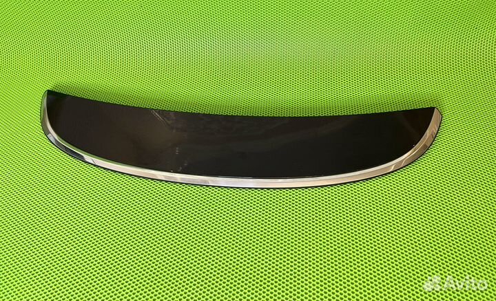 Накладка крышки багажника Kia K5 DL3 оригинал