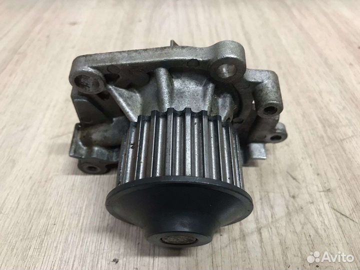 Помпа Mitsubishi carisma 1.6 4G92