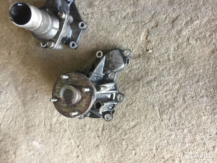 Помпа Ниссан Навара Патфайндер