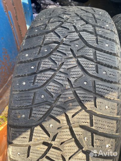 Bridgestone Blizzak Spike-02 SUV 235/55 R19