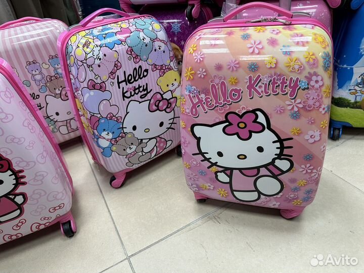 Чемодан на колесах детский hello kitty