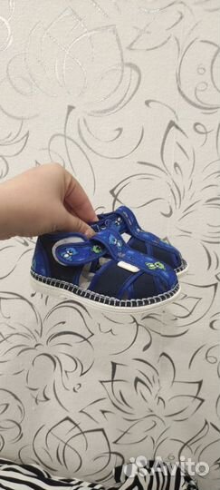 Сандали детские