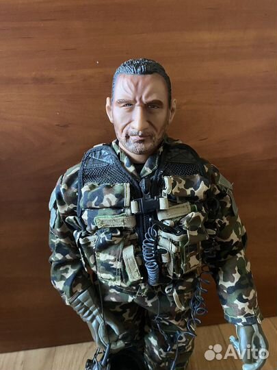 Кукла солдат на батарейках