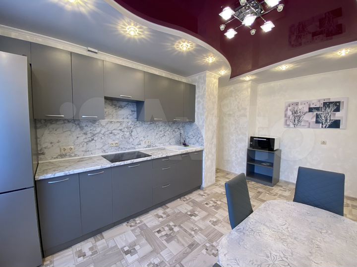 2-к. квартира, 70 м², 14/17 эт.