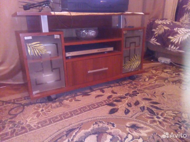 Тумбочка под телевизор