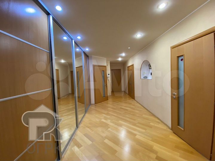 4-к. квартира, 132,5 м², 7/10 эт.