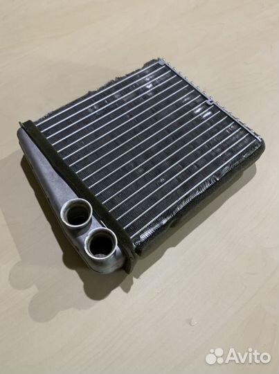 Радиатор отопителя на volkswagen 1K0819031E оригин