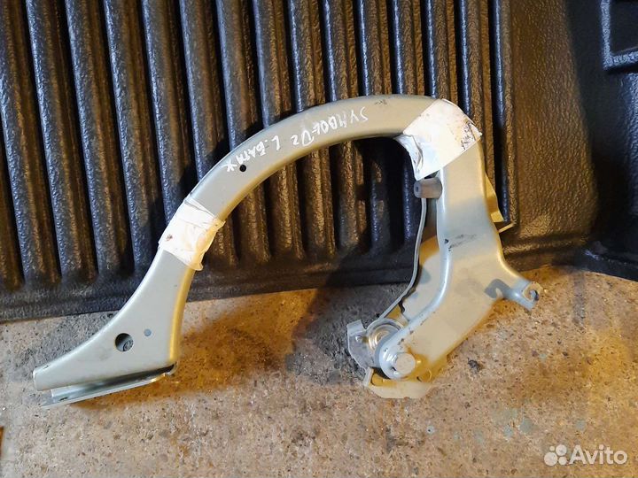 Кронштейн, петля крышки багажника Renault Symbol