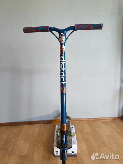 Трюковой самокат кастом в парк