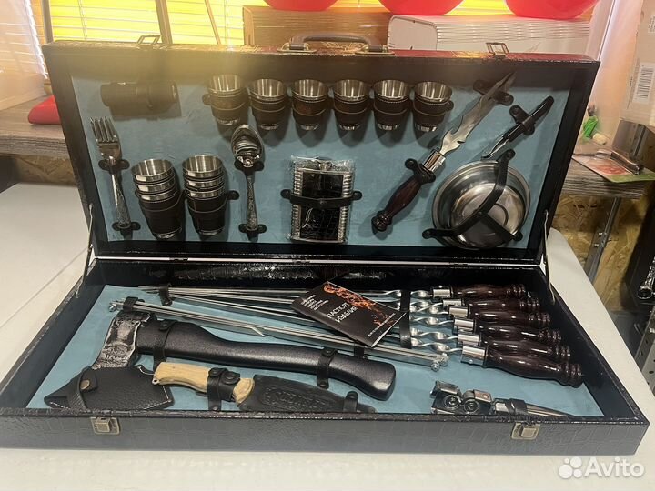 Подарочный набор шампуров в чемодане