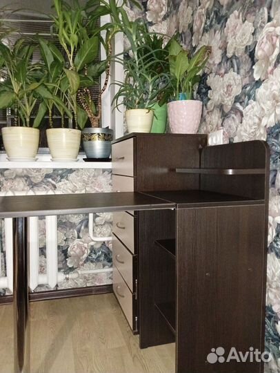 Маникюрный стол складной бу