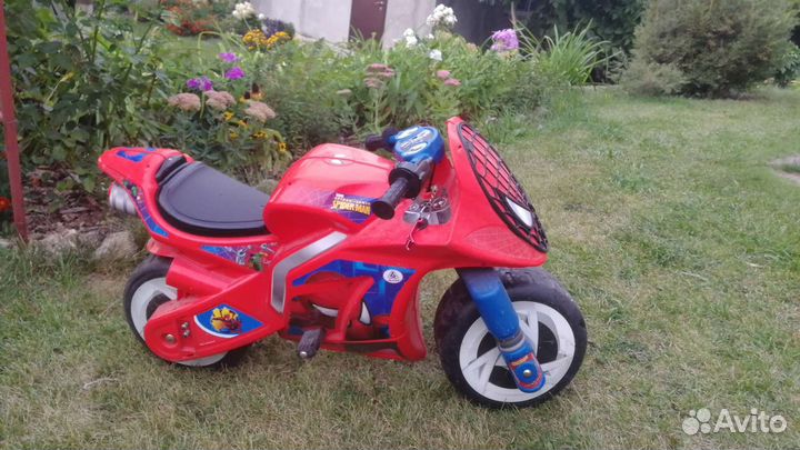 Каталка-мотоцикл Injusa человек-паук