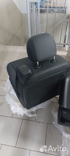 Сиденья Mercedes V класс тройка