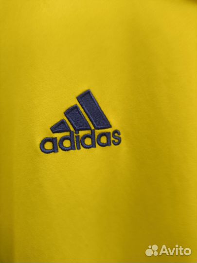 Спортивная футболка adidas