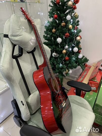 Акустическая гитара