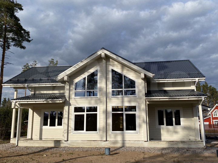 Коттедж 270 м² на участке 16 сот.