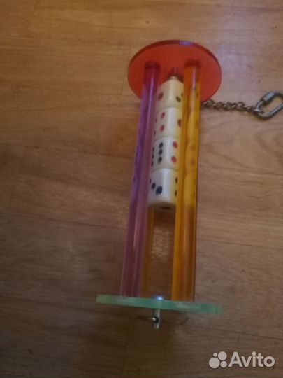 Игрушка для крупных попугаев