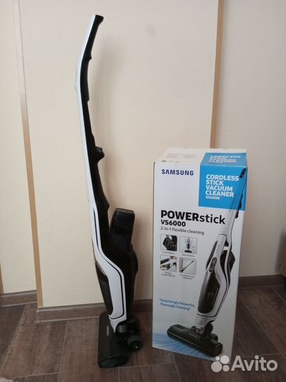 Вертикальный беспроводной пылесос Samsung VS6000