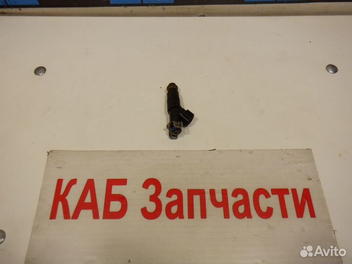 Форсунка топливная Ford Mondeo 3 Mazda Volvo